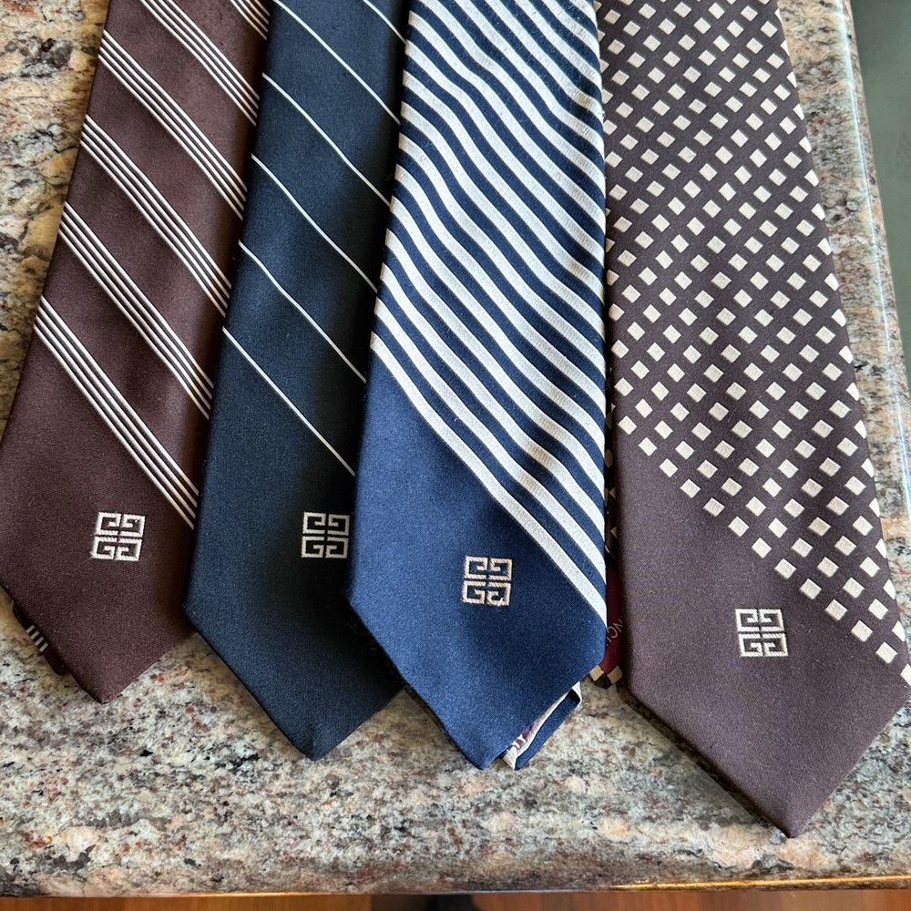 Vintage Givenchy 1970s ties - Picture 2 of 3